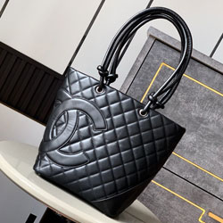 샤넬 핸드백 24cm AS2293